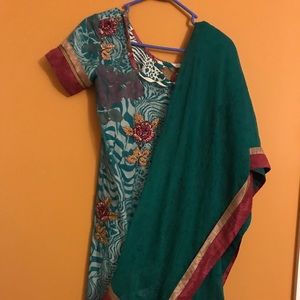 Women indian chudidaar